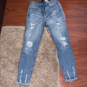 HOLLISTER - high rise cropped vintage jeans